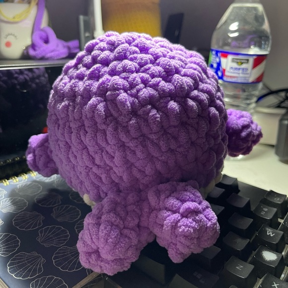 Whale Plushie - Picture 4 of 4